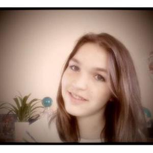 Alyson, 18 ans, garde d'enfant titulaire du CAP