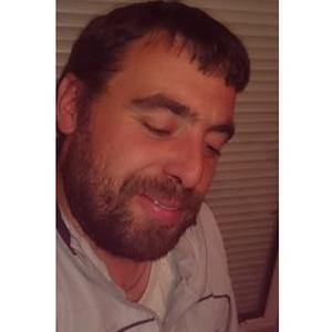 mickael, 31 ans auto entrepreneur peintre bâtiment multi service