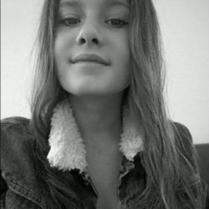 Romane, 17 ans