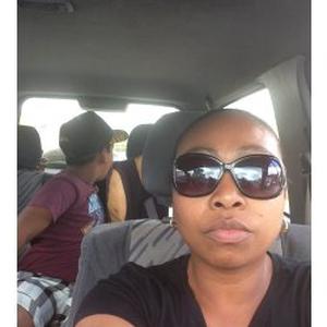 Femme de ménage cherche emploi dans secteur ouest quelques heures par semaine pour ménage ou repassage 