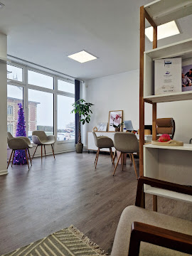 image 2 de La Main Tendue Bois Guillaume