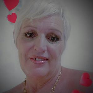 VIVIANE, 56 ans se propose comme auxiliaire de  vie à domicile