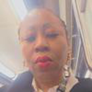 Nettoyage de bureau où baby-s'intéresse à Paris