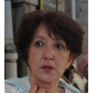 Ghania, 60 ans, cherche poste d’auxiliaire de vie