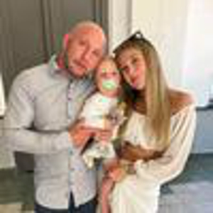 CHERCHE UNE AIDE MENAGERE (FEMME DE MENAGE)