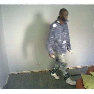 Je cherche travail (placo, enduit, peinture, pose de parquet carrelage ragreage len de verre 