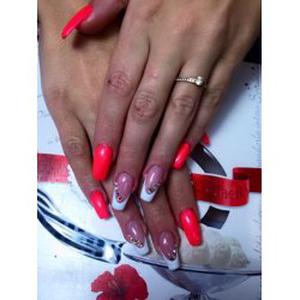 Manucure et pose d'ongles en gel
