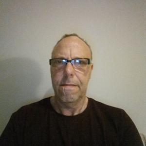 alain, 49 ans, vous aide à aménager votre habitat