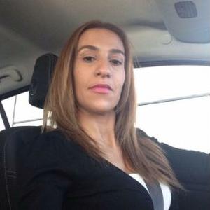 Maha, 32 ans, aide pour les personnes âgées