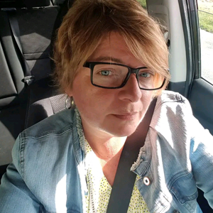 JE SUIS A LA RECHERCHE D'UNE FEMME DE MENAGE