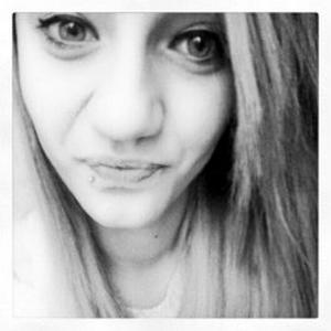 Aide à la personne disponible de jour comme de nuit