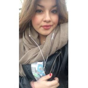 Lauryn, 16 ans,  aide ménagère (dans le 94)