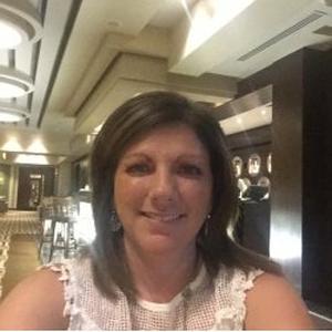 Aurore, 37 ans cherche emploi auprès des seniors