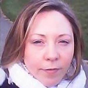 Angelique, 37 ans, fait les sorties de classe