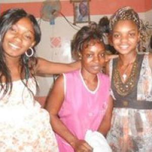 Mariama, 25 ans cherche un poste à temps partiel auprès de personne âgée