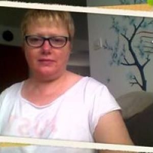 Paola, 46 ans dispose d'une place pour personne handicapée