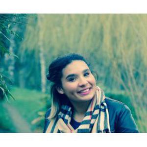 Ylona, 18 ans, baby-sitter et aide aux devoirs
