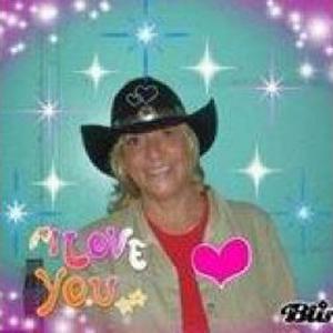 Suzanne, 56 ans, propose aide aux personnes âgées