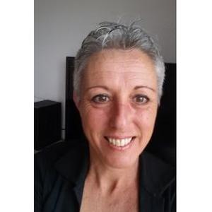 Baby-sitter disponible pour garder vos enfants