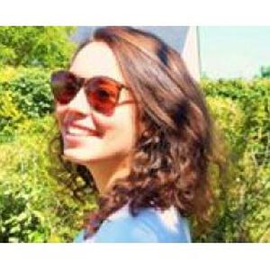 Camille, 17 ans baby-sitter à Angers (18 ans le 20 septembre 2016)