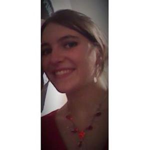 Fanny, 22 ans aide aux seniors