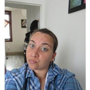 Alexandra, 27 ans, propose aide aux personnes âgées