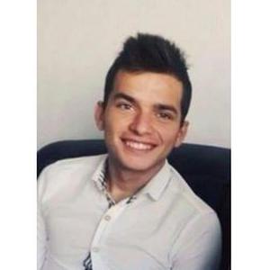 Arjanit, 18 ans je  cherche du travail sur jardinage 