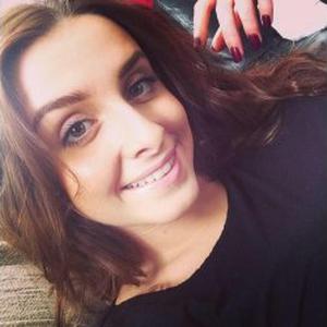 Sarah, 18 ans, propose ménage