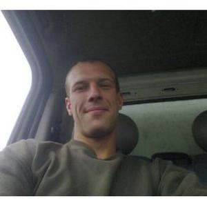 Damien, 25 ans, propose jardinage