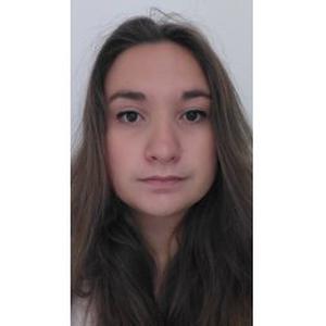 Julia, 19 ans, gardienne d'animaux