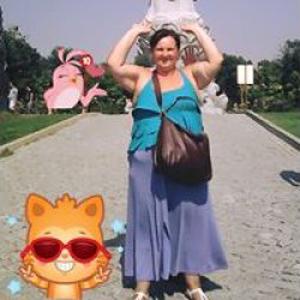 Ivona, 44 ans, propose