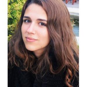 Julie, 21 ans donne des cours de dessin