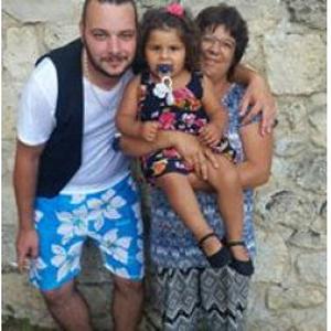 Vera, 25 ans, propose aide aux personnes âgées