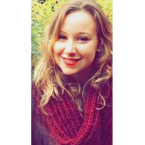 Marina, 20 ans, propose aide aux devoirs