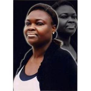 Omolola, 46 ans, propose des cours d'anglais