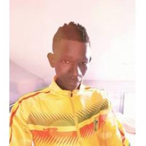 Seydou, 19 ans, propose ses services