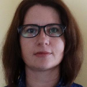 PETRONELA, 41 ans, propose des cours d'anglais