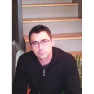 Stephane, 49 ans, propose aide aux personnes âgées