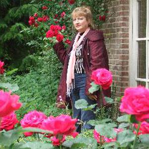 ECATERINA, 56 ans