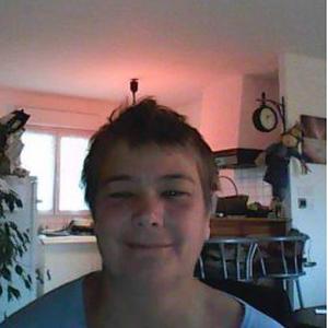 Martine, 56 ans propose de faire des heures de ménage pour améliorer votre quotidien