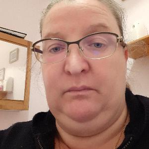 Laurence, 45 ans, auxiliaire de vie