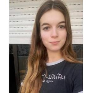Julie, 18 ans auxiliaire de vie