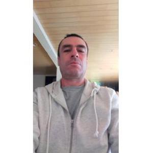 Ludovic, 50 ans propose des heures de bricolage