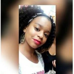 Evie, 20 ans, propose aide aux personnes âgées