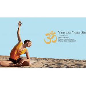 Photo de vinyasa yoga studio