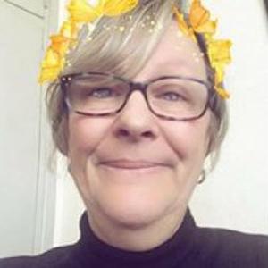 Agnes, 57 ans, auxiliaire de vie