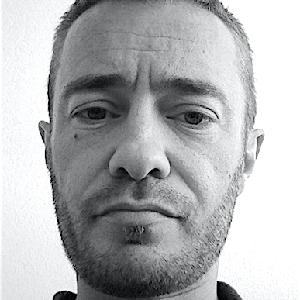 Jean-Philippe, 37 ans cherche un emploi auprès de seniors