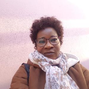 Auxiliaire de vie pour personnes dépendantes