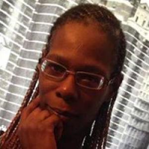 Maria Elisabete, 40 ans, aide pour sortir vos animaux de compagnie