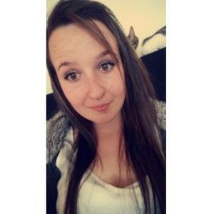 Sarah, 21 ans aide à domicile